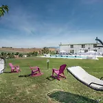 Lovely In Nyaraló