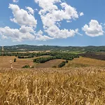 Lovely In Nyaraló