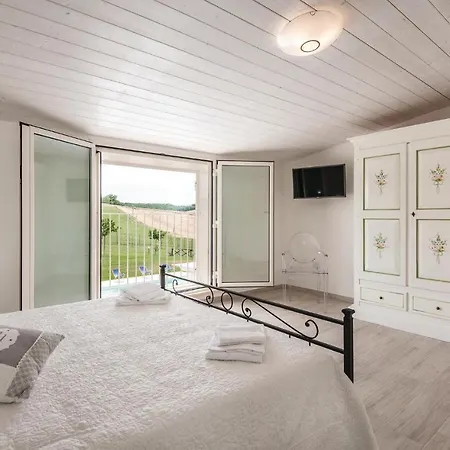 Lovely In Σπίτι διακοπών *